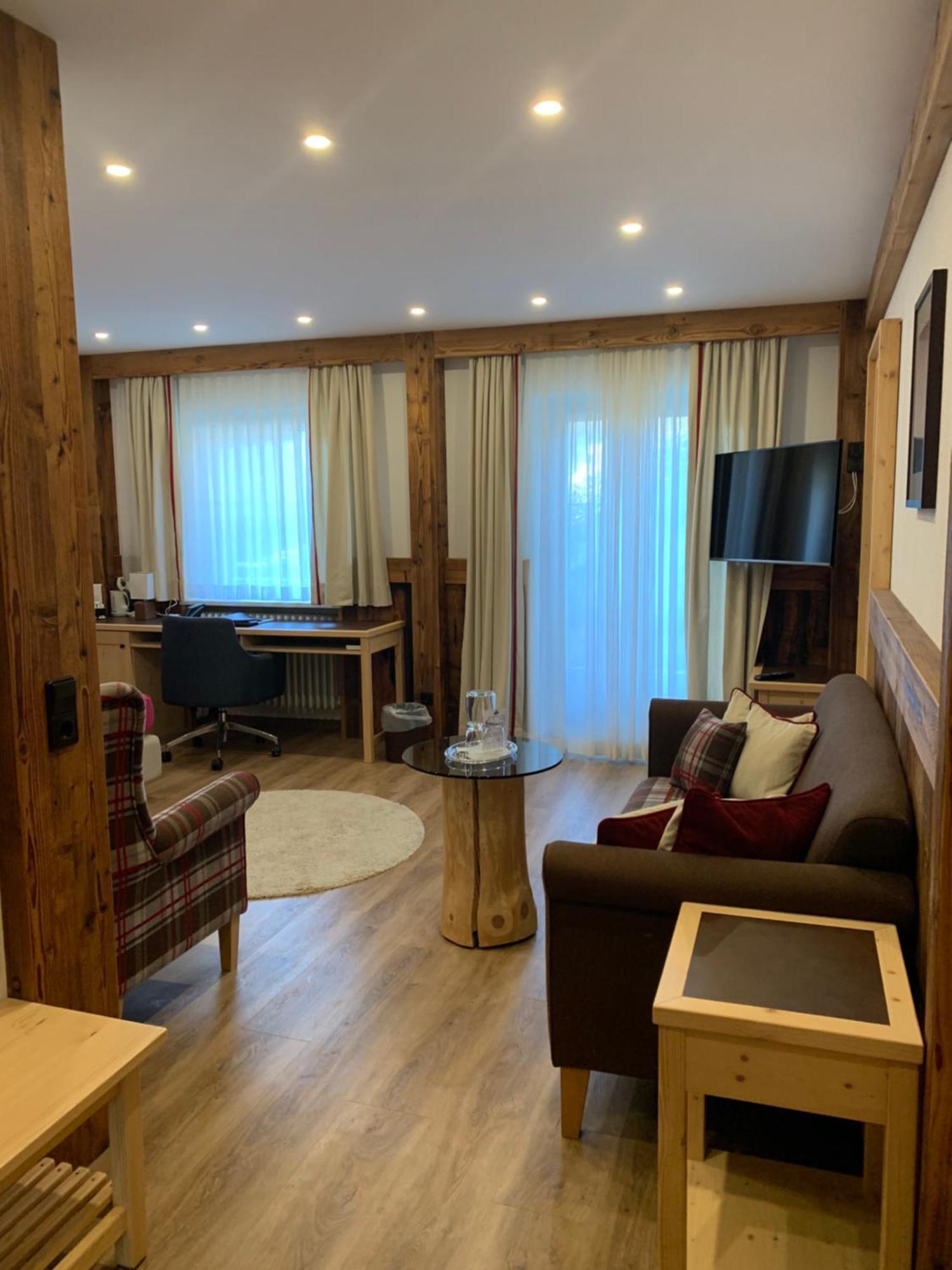 Hotel Restaurant Neu Meran Hotel 3*