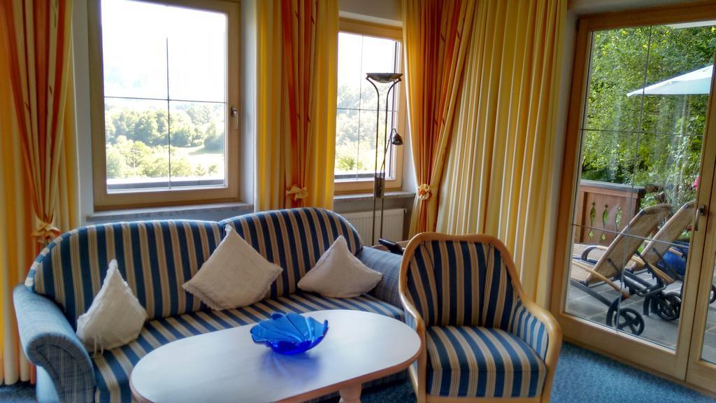 Hotel Hotel Restaurant Neu Meran 3*
