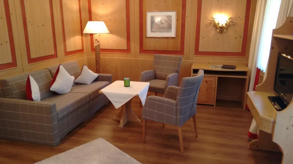 Hotel Hotel Restaurant Neu Meran 3*